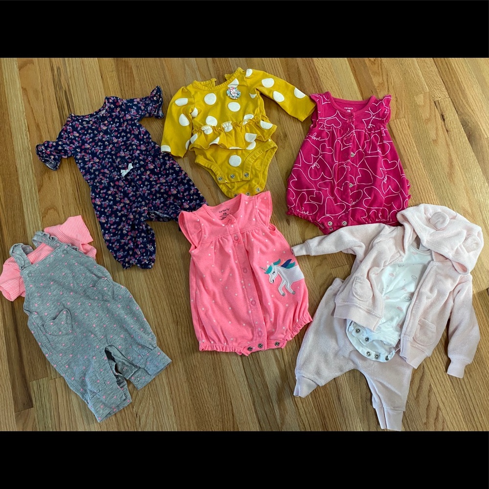 Carter’s Newborn Outfits Lot